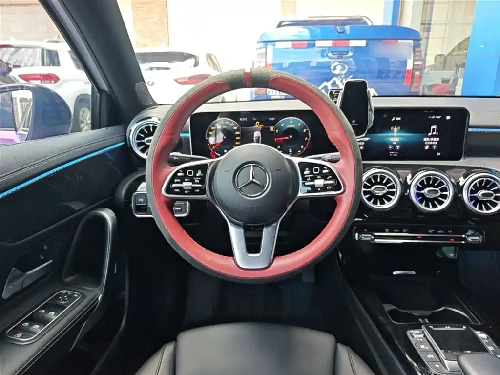 Mercedes-Benz A-Class 2020 Facelift A 200 L Sport Sedan Dynamic фото 11