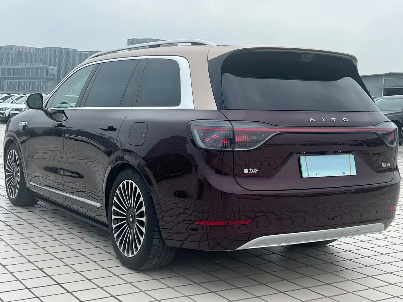 AITO Wenjie AITO M9 2025 Extended Range Ultra 52kWh 6-Seater фото 4