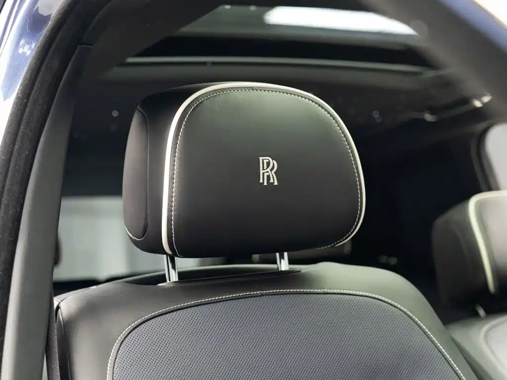 Фото 17 - Rolls-Royce Cullinan