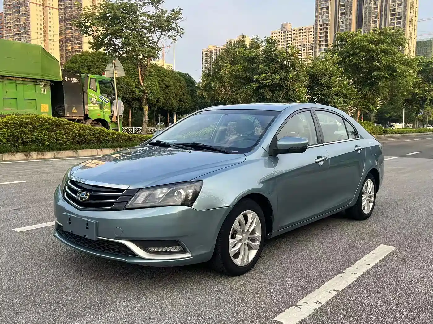 Фото 1 - Geely Emgrand