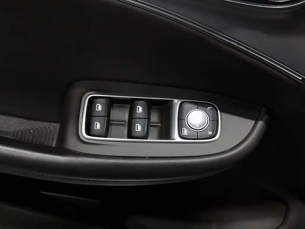Roewe iMAX8 2025 2023 400TGI Comfort Edition