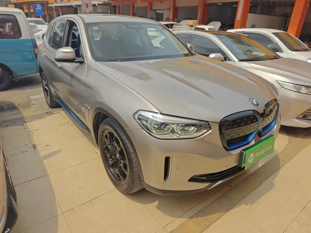 BMW iX3 2021 Leading фото 22