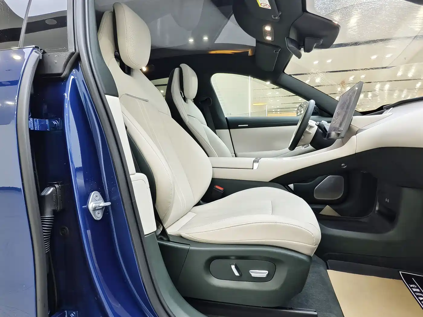 Xiaomi Auto Xiaomi YU7 2025 Extended Range RWD Edition фото 17