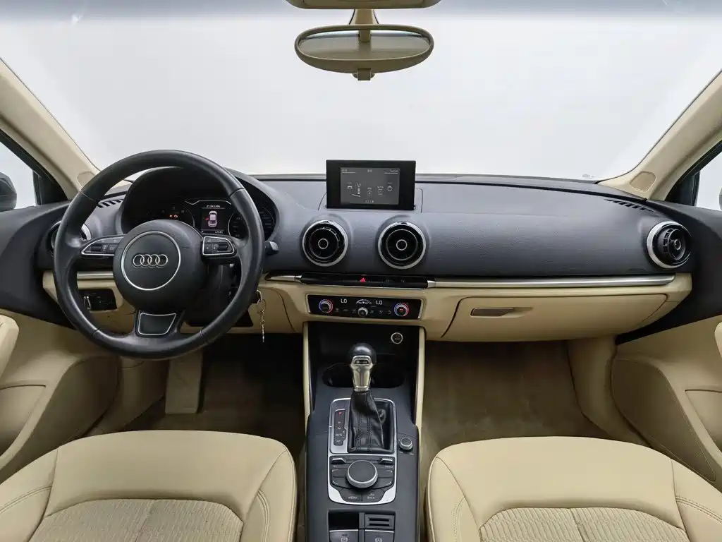 Audi A3 (Import) 2014 2014 Limousine 40 TFSI S line Comfort