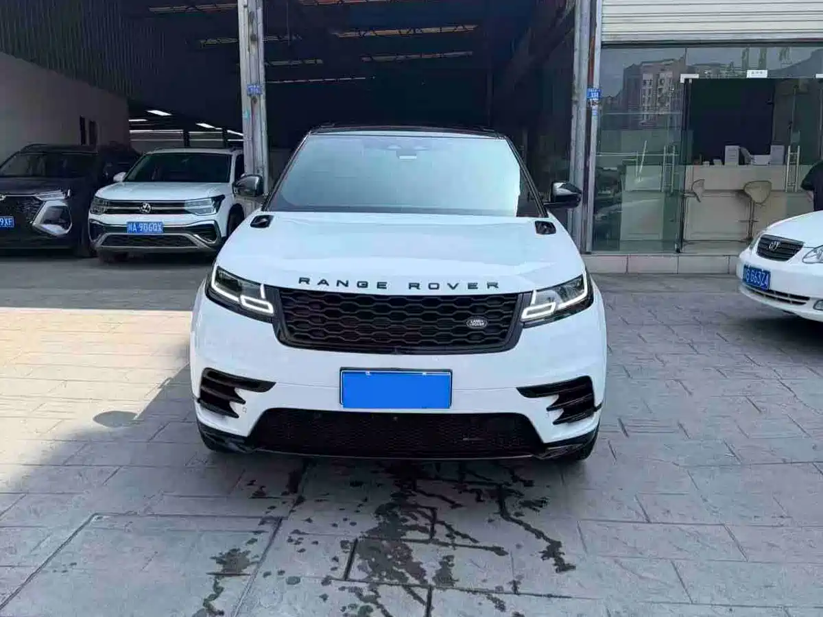 Land Rover Range Rover Velar 2023 250PS Gloss Black Collector's Edition фото 2