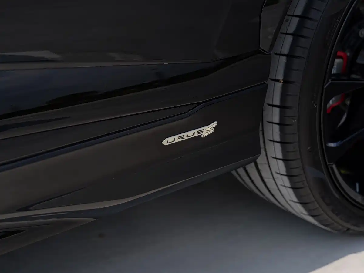 Фото 7 - Lamborghini Urus