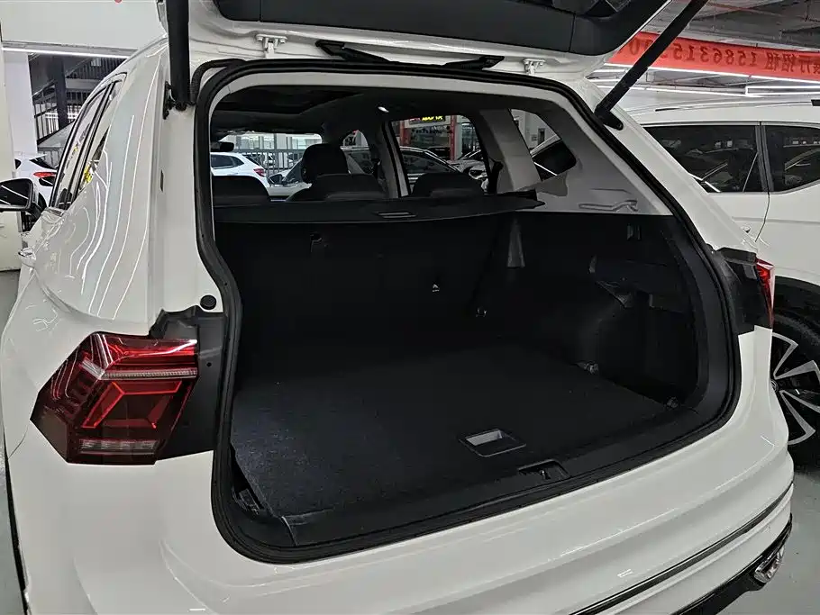 Volkswagen Tiguan L 2022 330TSI Automatic 2WD R-Line Flagship Edition фото 4