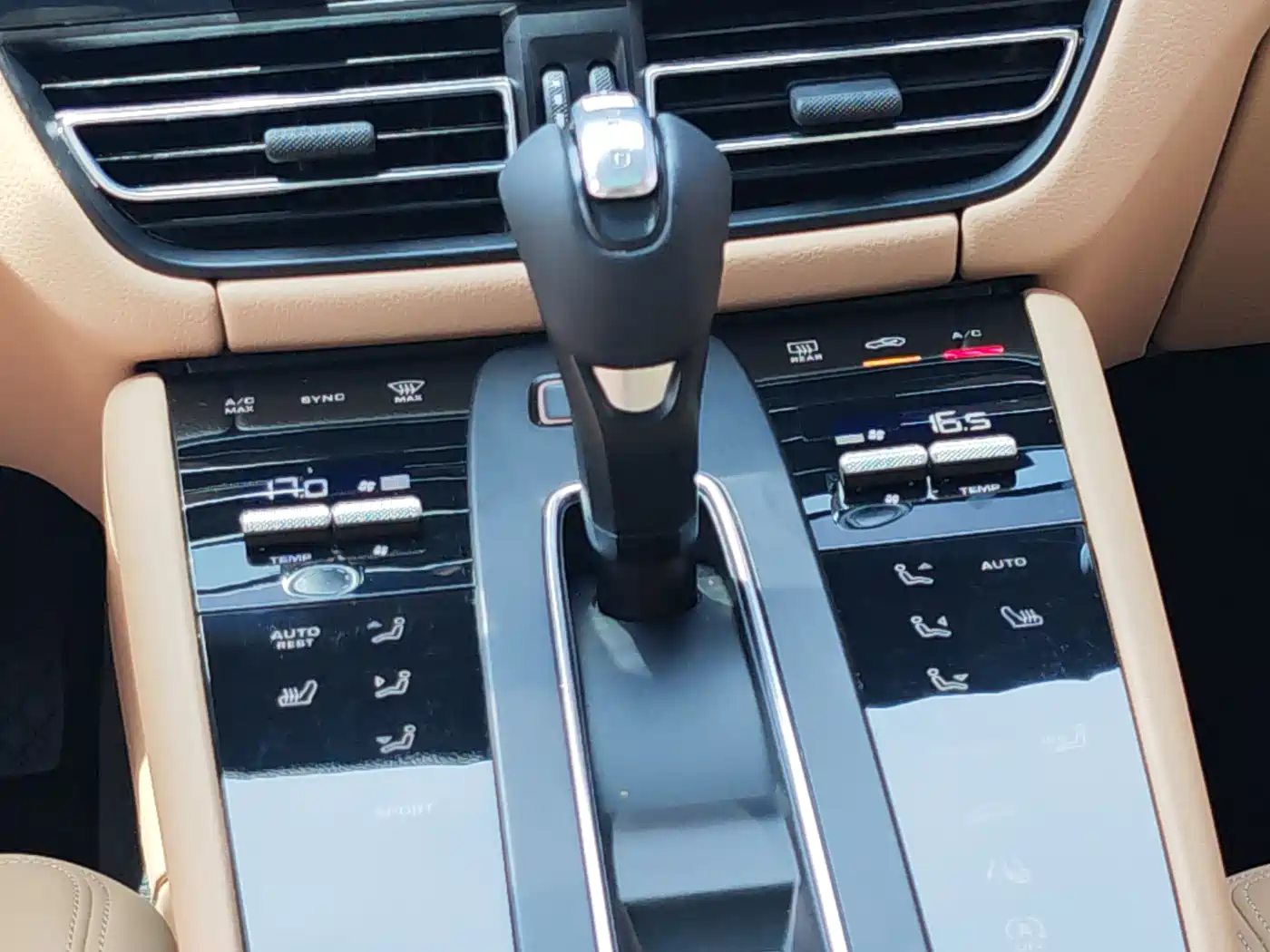Porsche Macan 2022 Macan 2.0T фото 14