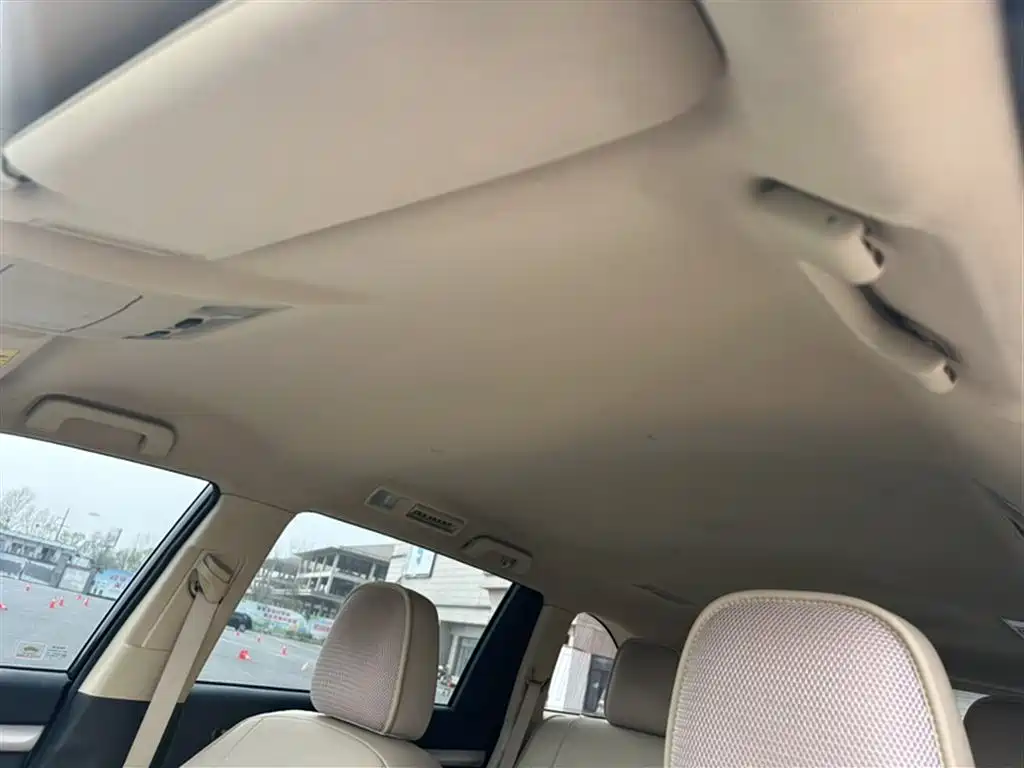 Toyota Highlander 2015 2.0T AWD Elite Edition 7-seater фото 6
