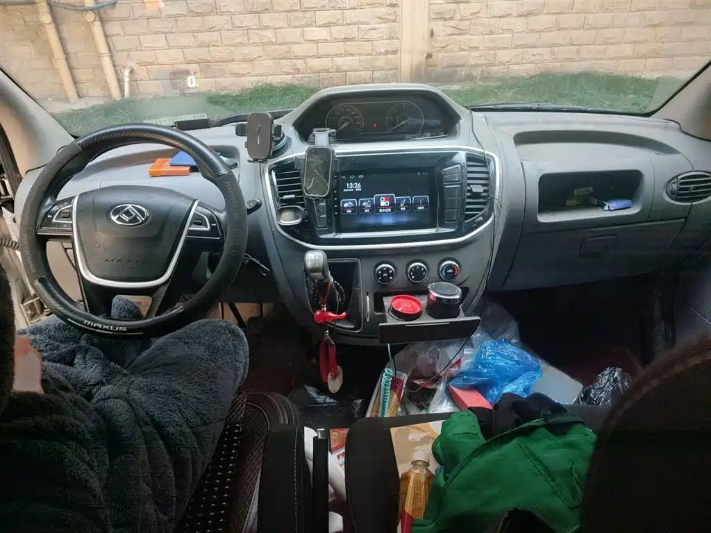 SAIC Maxus Xintu V80 2019 Model 2.5T Classic 6-speed manual Aoyuntong short wheelbase medium roof 5/6-seater фото 13
