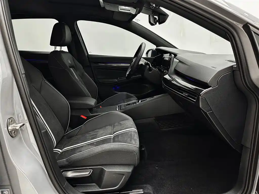 Volkswagen Golf 2021 280TSI DSG R-Line фото 20