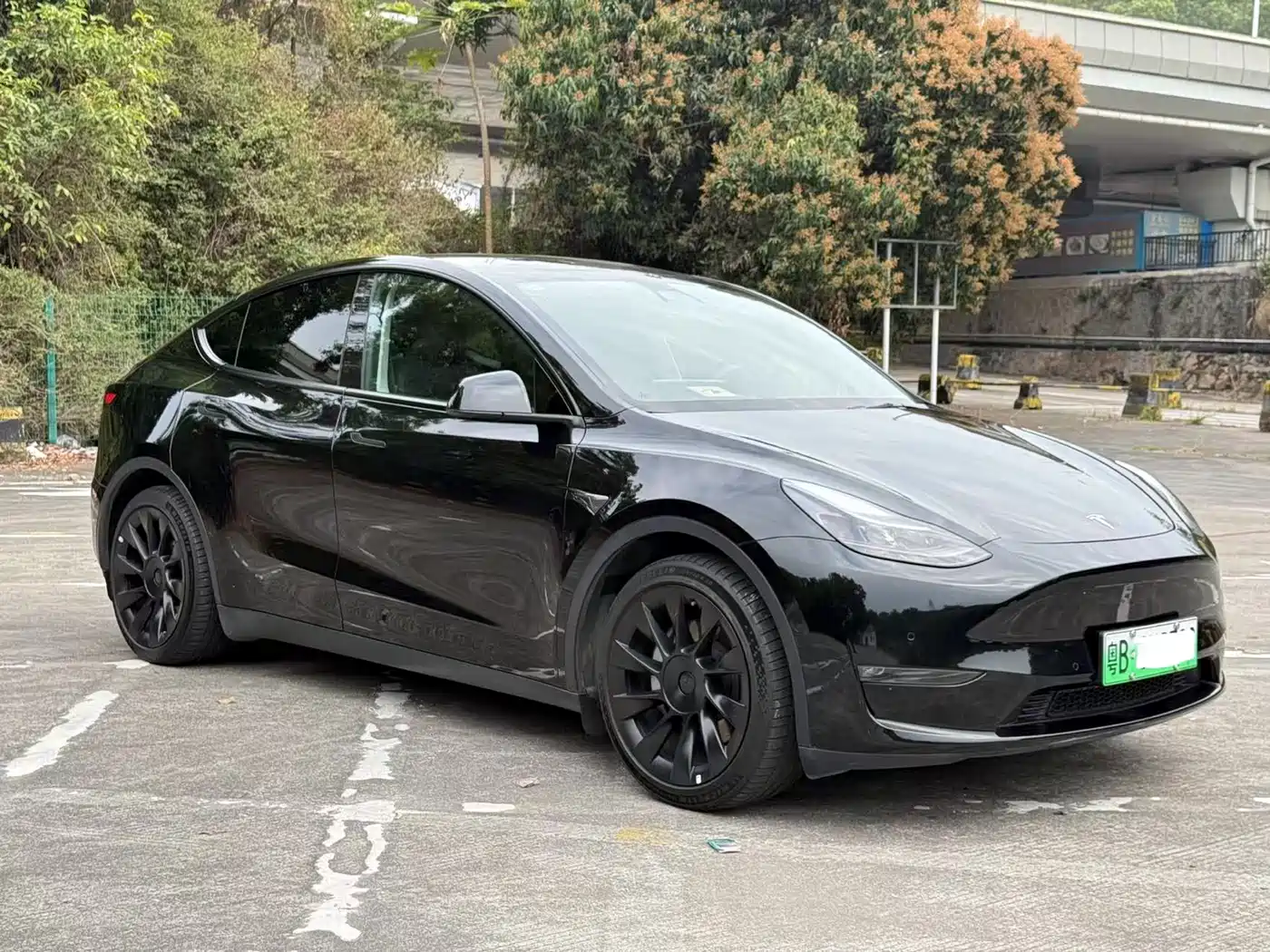 TESLA MODEL Y