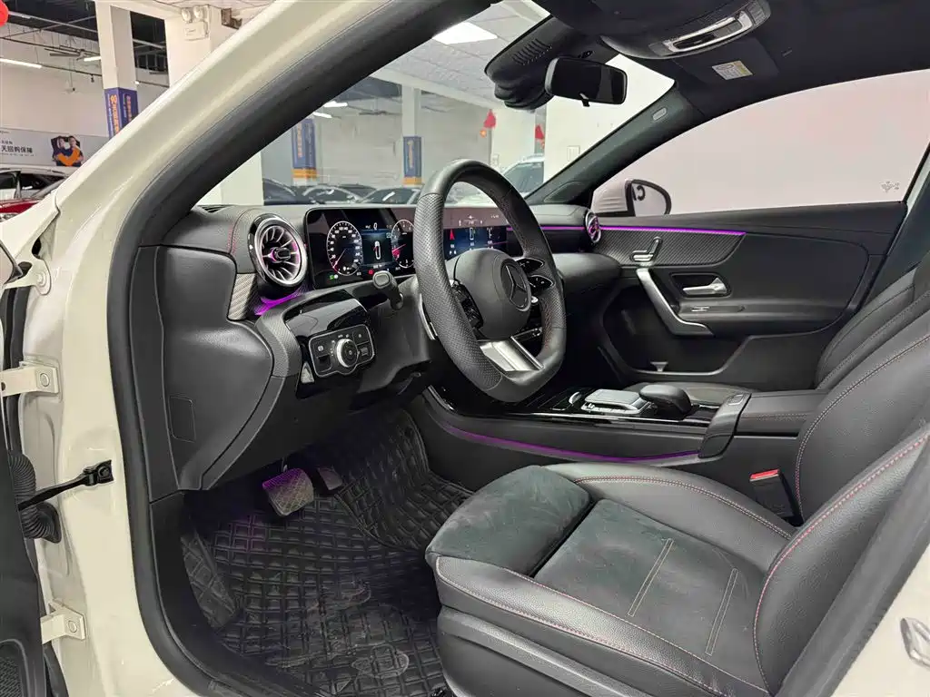 Mercedes-Benz A-Class 2024 A 200 L Fashion Edition фото 11