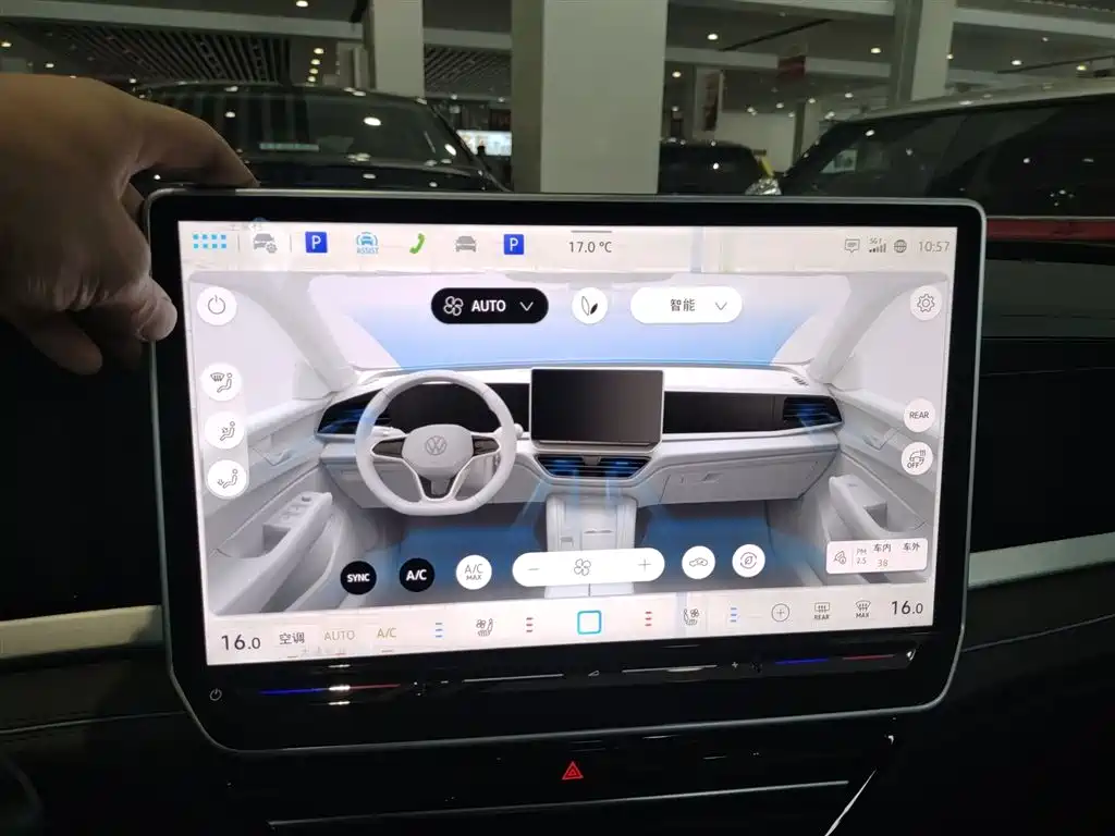Volkswagen Passat 2025 Model Pro 380TSI Starlight Dragon Premium Edition фото 13