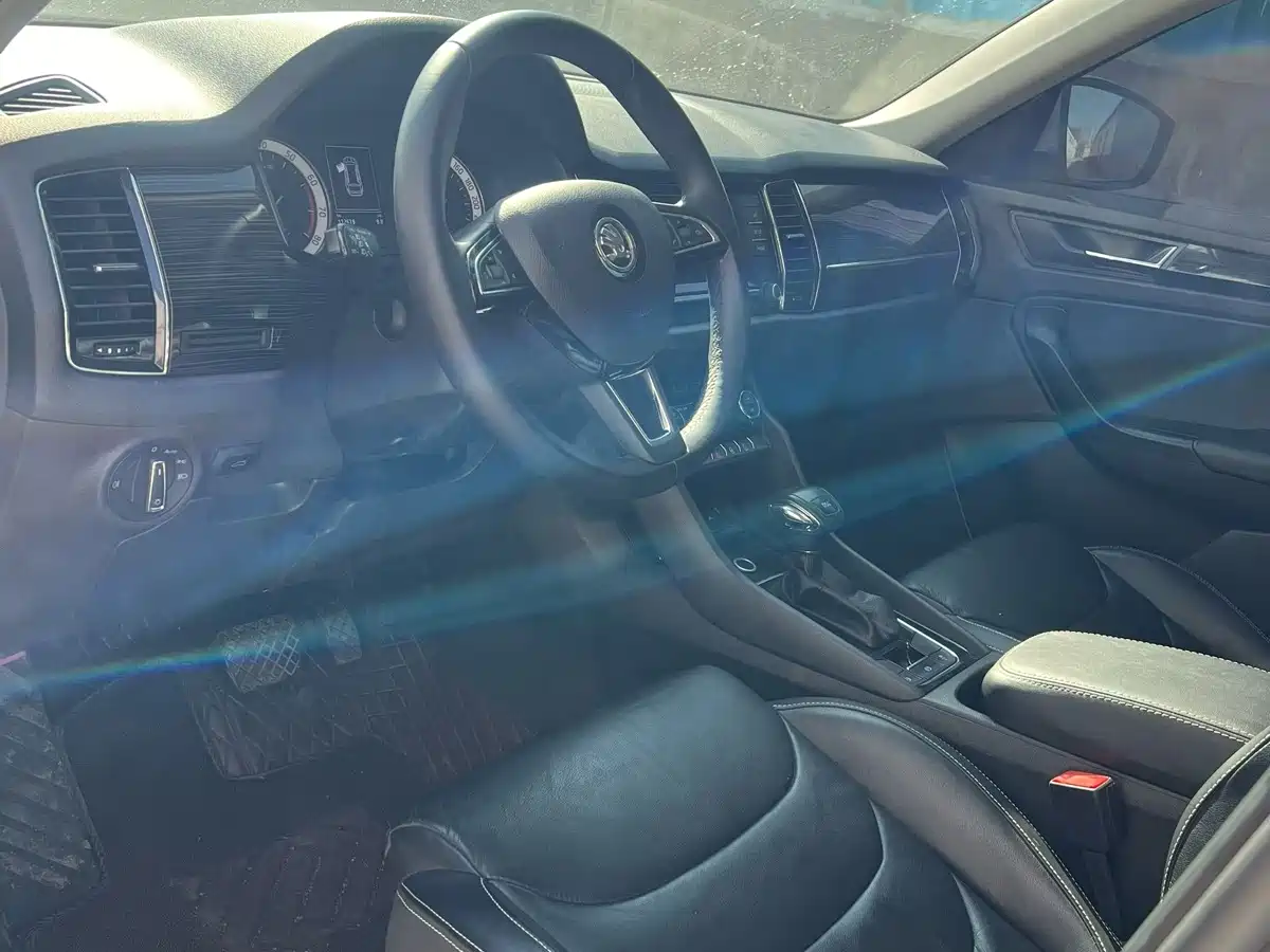 Škoda Kodiaq 2017 TSI330 7-seater 2WD Luxury Edition фото 4