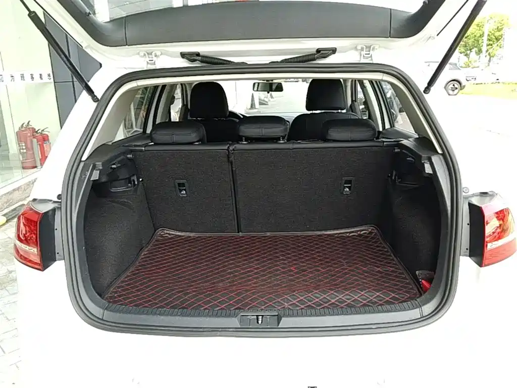 Volkswagen Golf 2016 1.6L Automatic Comfort фото 19