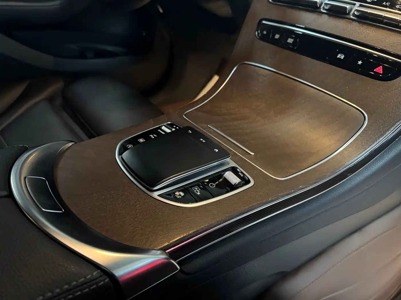 Mercedes-Benz GLC 2022 Facelift GLC 300 L 4MATIC Dynamic Collector's Edition фото 16