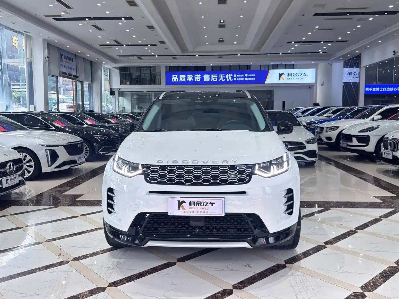 Land Rover Discovery Sport 2024 Luxury Custom Edition фото 3