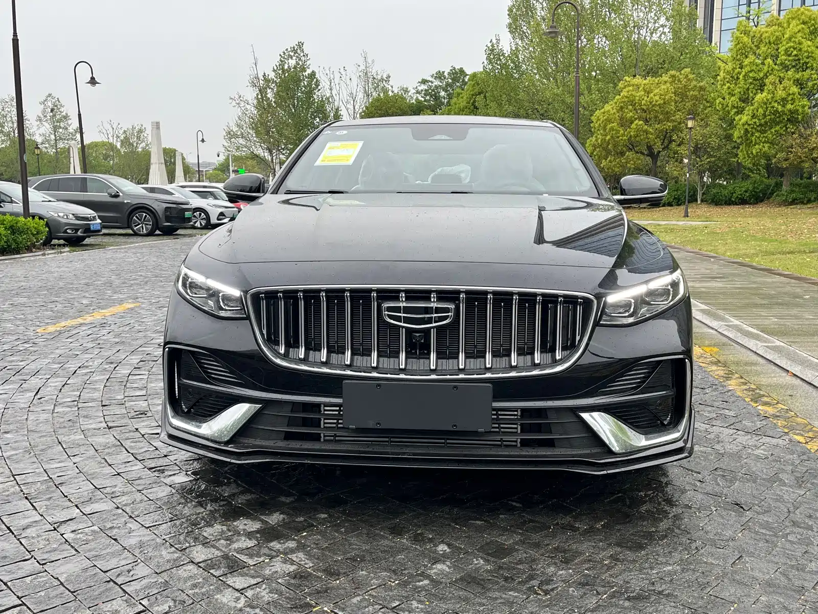 Фото 2 - Geely Preface