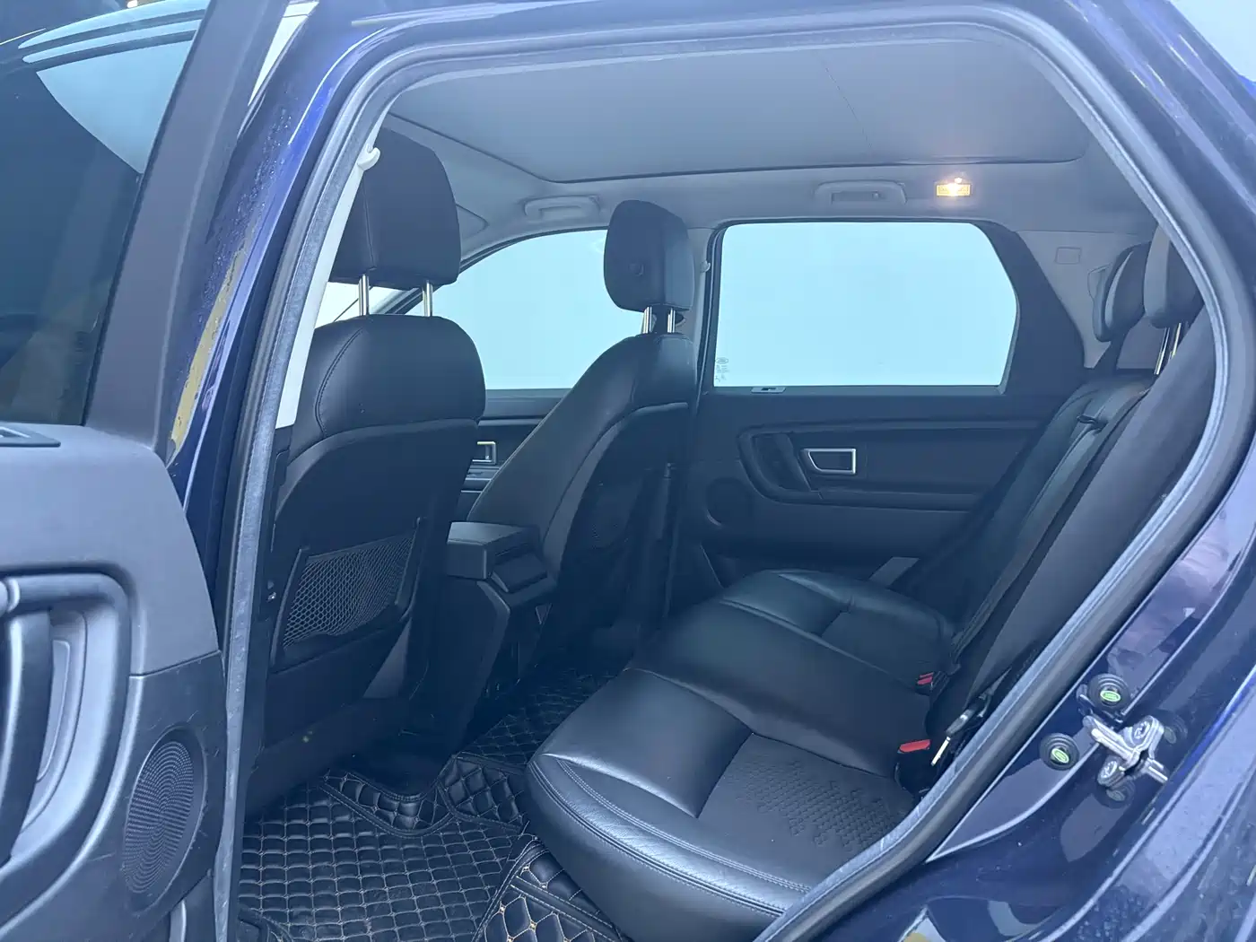 Land Rover Discovery Sport 2017 2.0T PURE фото 6