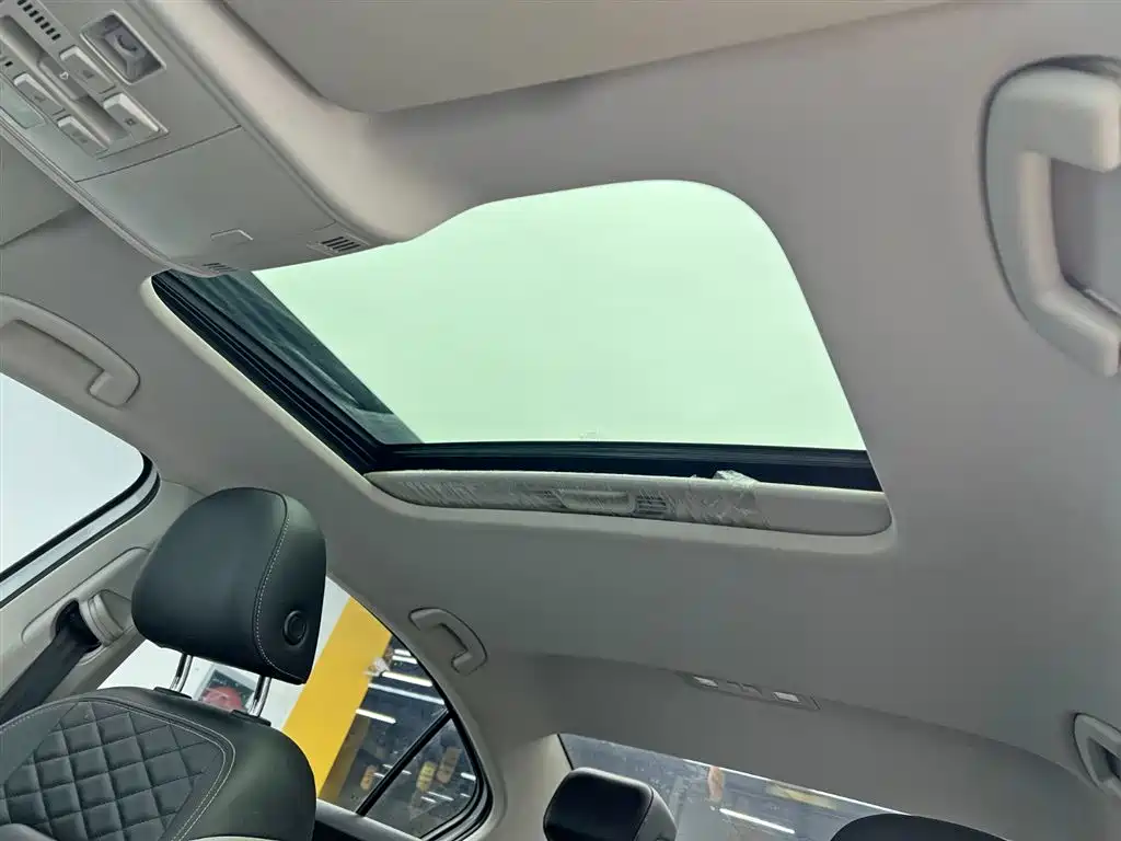 Volkswagen Bora 2023 300TSI DSG Premium Edition фото 17