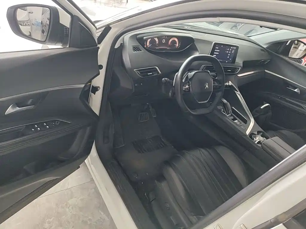 Photo 16 - Peugeot 4008