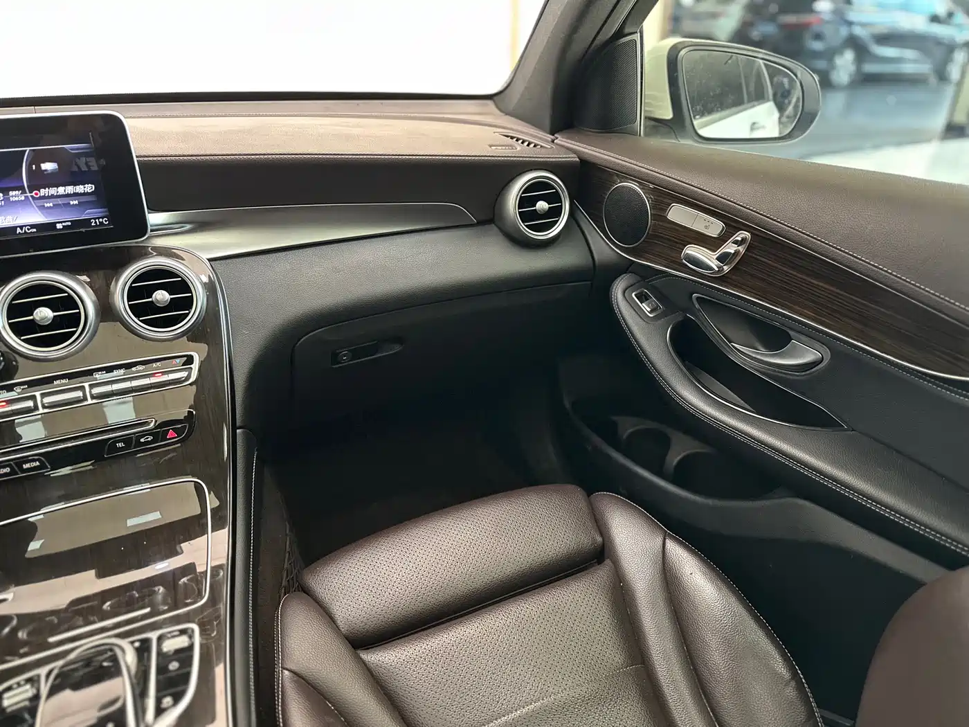 Mercedes-Benz GLC 2017 GLC 260 4MATIC Luxury фото 14