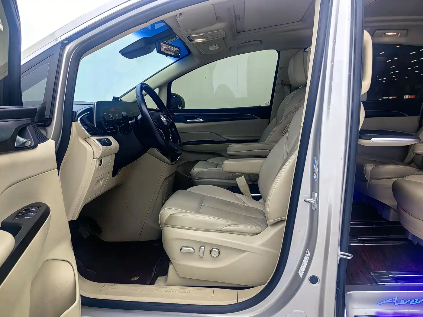 Buick GL8 2023 ES Landmaster Exclusive фото 4