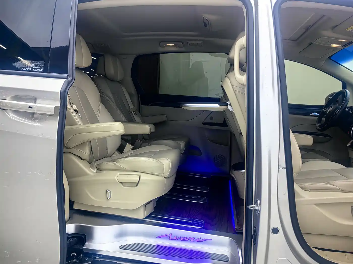 Buick GL8 2023 ES Landmaster Exclusive фото 12