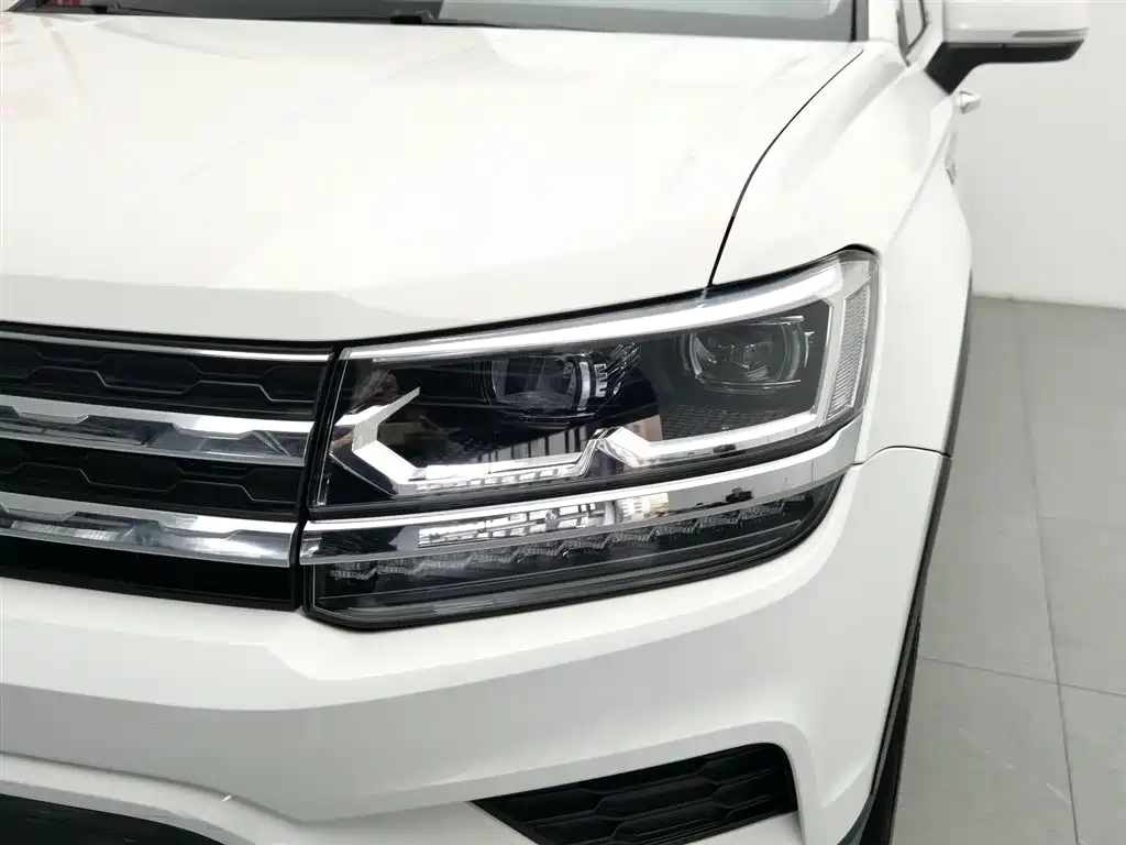 Volkswagen Tharu 2022 280TSI FWD Luxury Edition фото 7