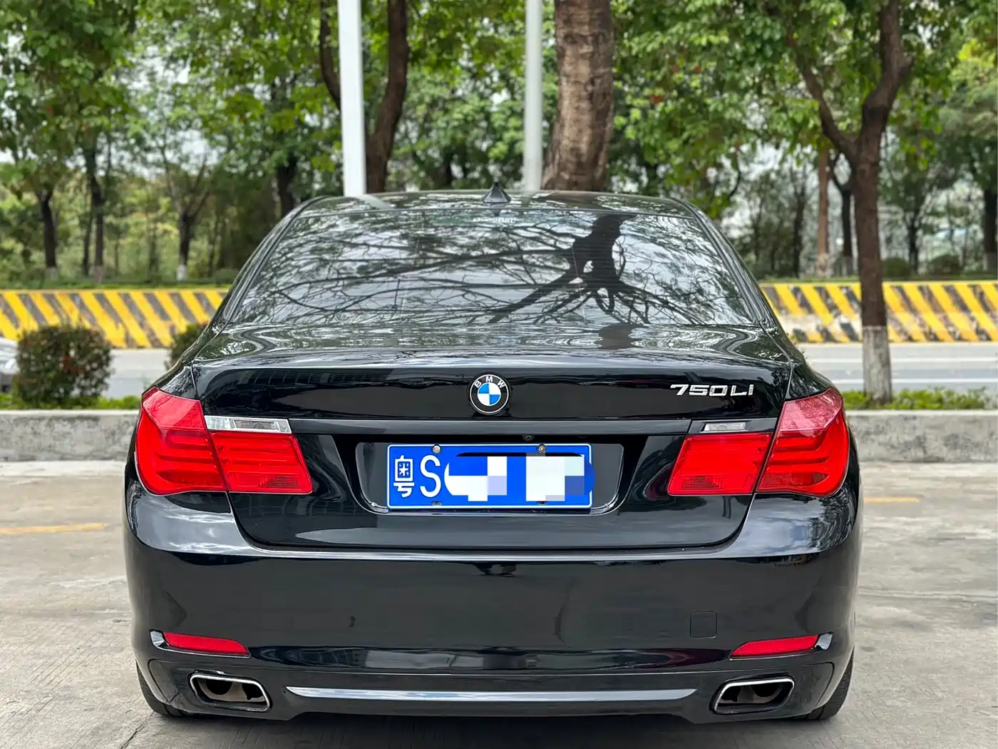 BMW 7 Series 2010 750Li фото 5