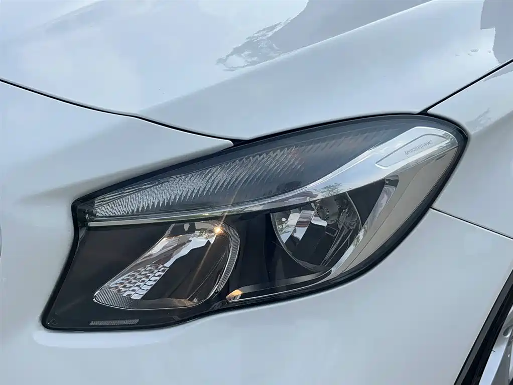 Mercedes-Benz GLA 2018 GLA 200 Dynamic фото 24