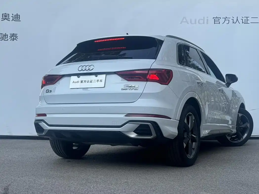 Audi Q3 2024 35 TFSI Fashion Sport фото 3