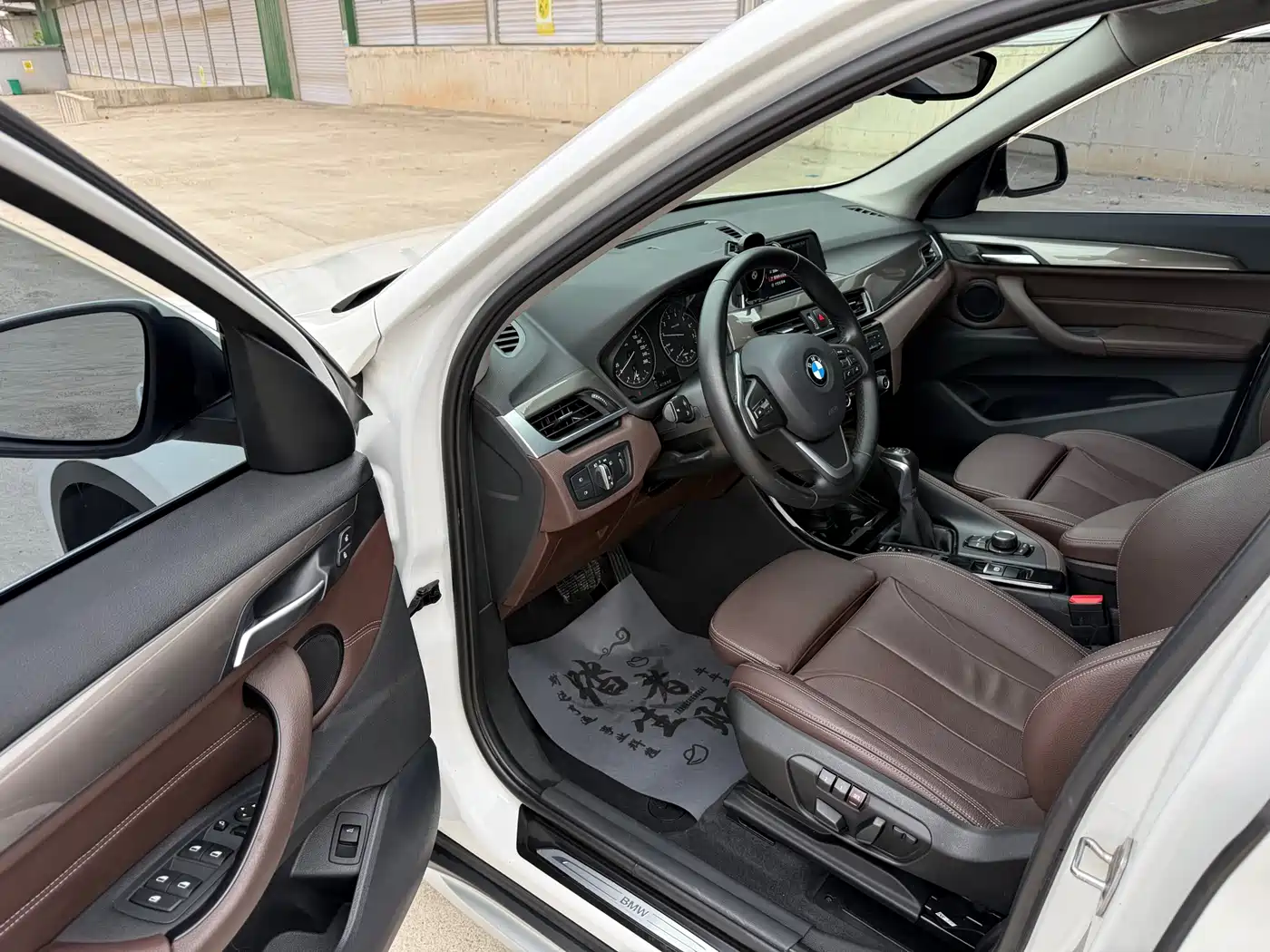 BMW X1 2018 sDrive18Li Premium Model фото 9