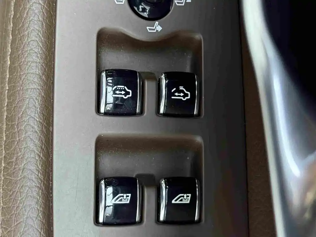 Photo 11 - Volvo S90 Plug-in Hybrid