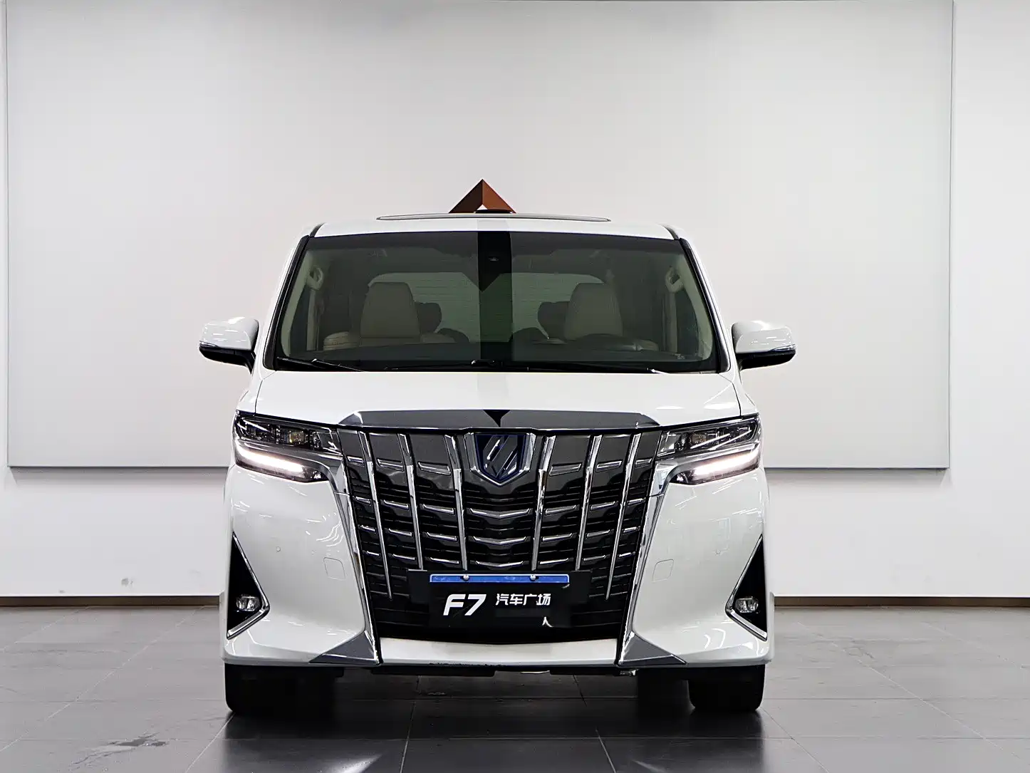 صورة 2 - Toyota Alphard
