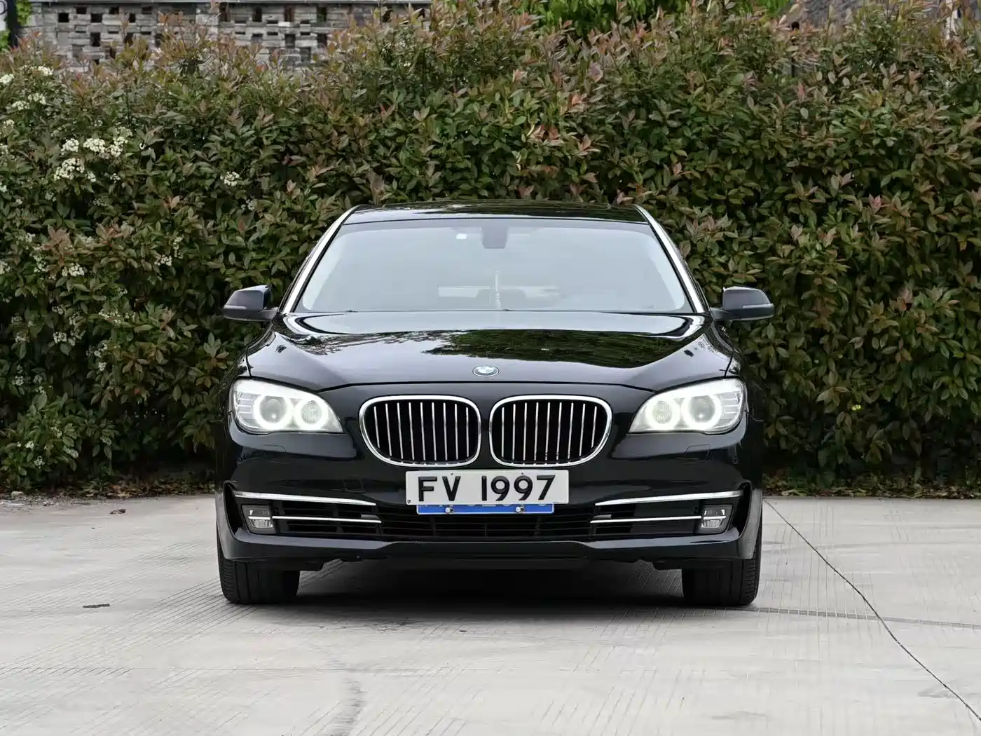 BMW 7 Series 2013 Model 740Li Leading фото 2