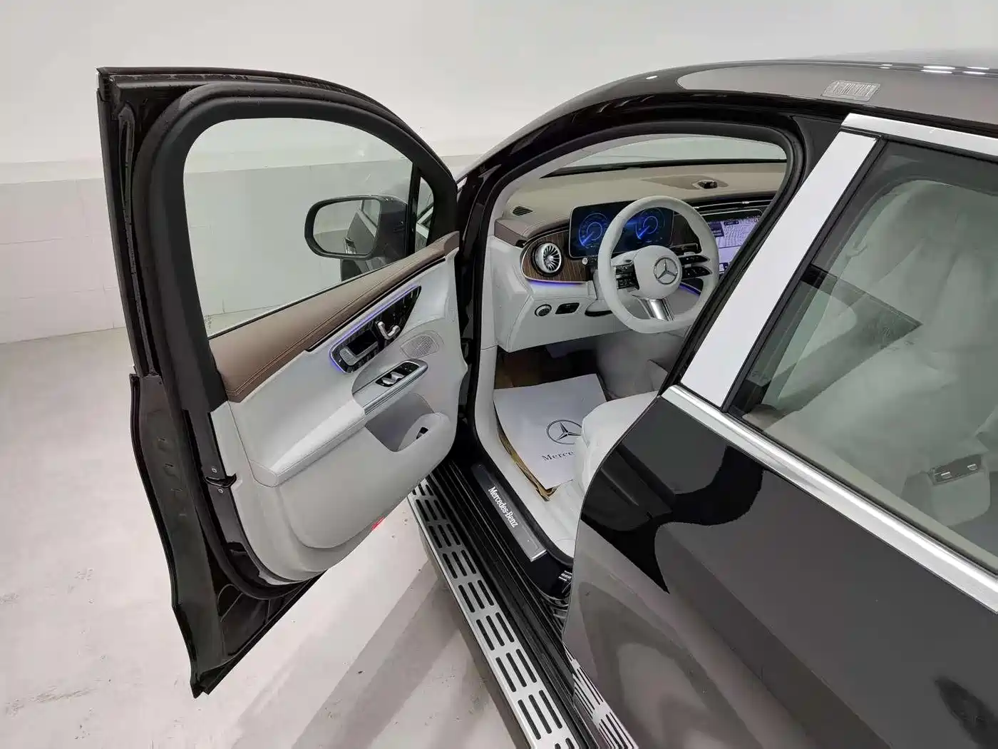 Mercedes-Benz EQE SUV 2024 500 4MATIC Pioneer Edition фото 10