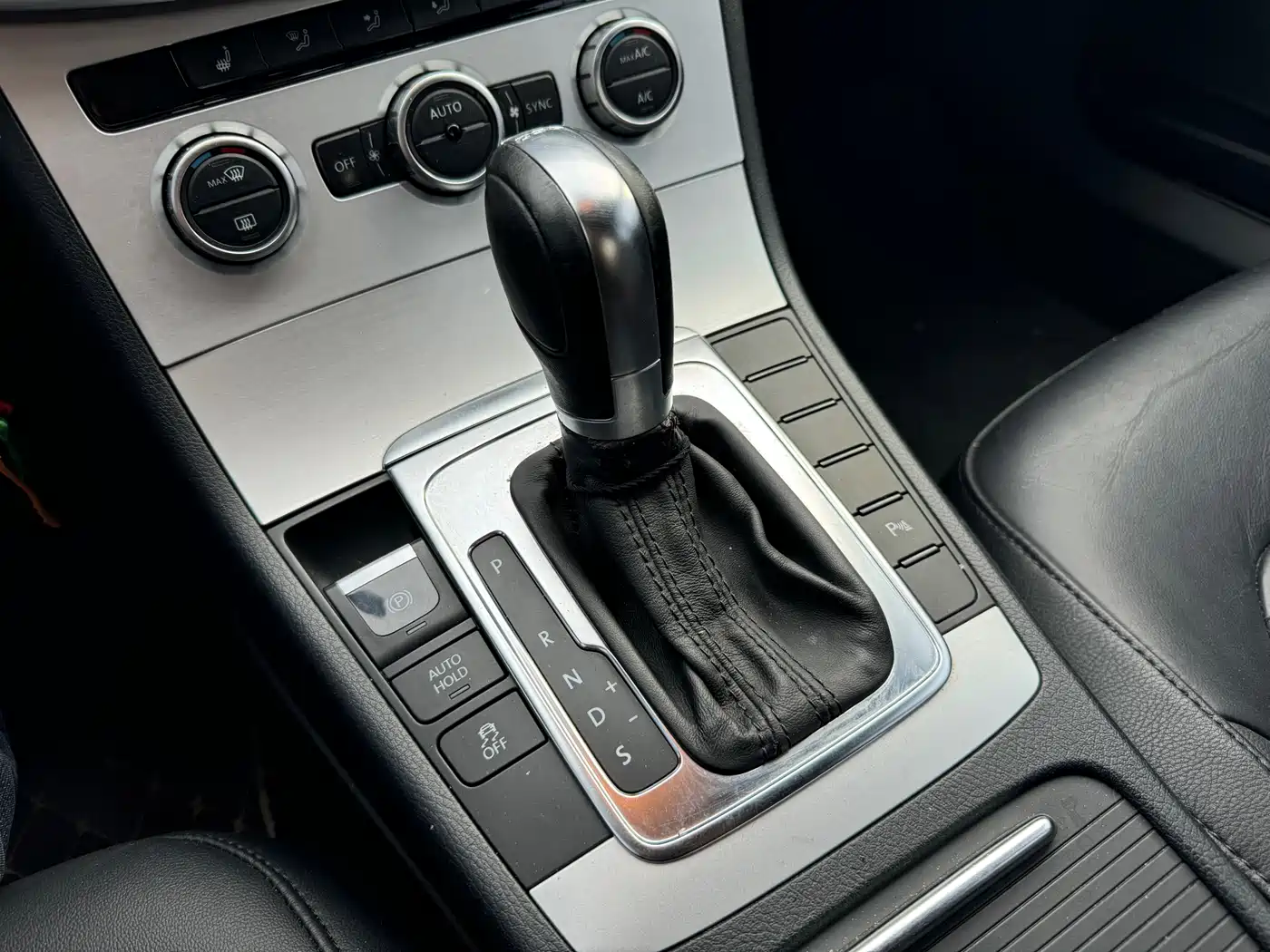Volkswagen Magotan 2013 2.0TSI Luxury фото 11