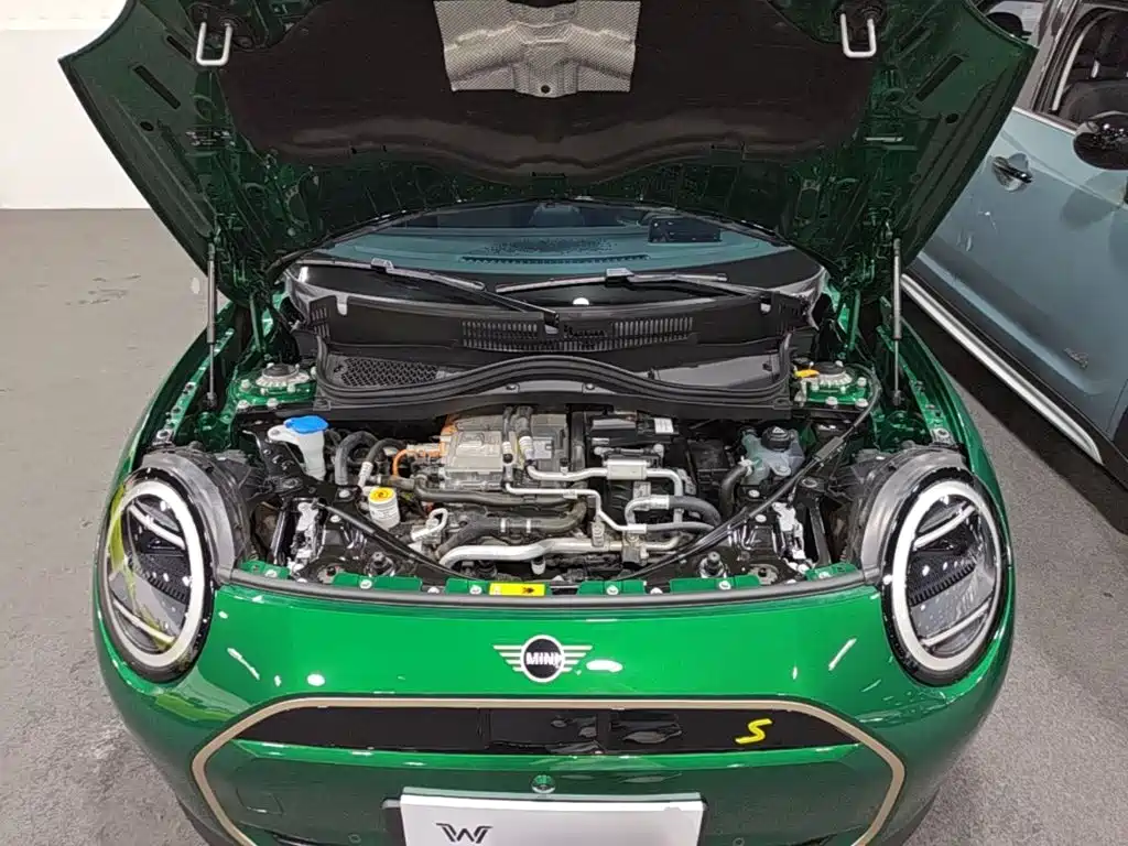 Фото 20 - MINI Electric MINI COOPER