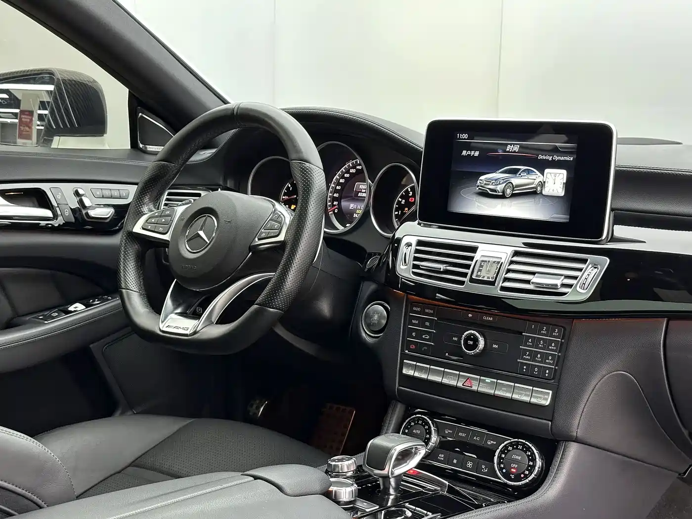 Mercedes-Benz CLS AMG 2015 AMG CLS 63 4MATIC фото 16