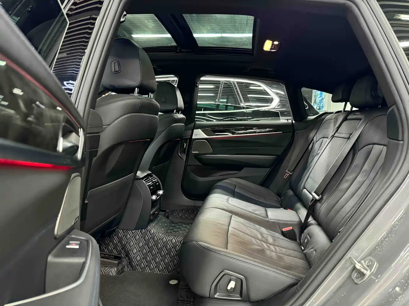 BMW 6 Series GT 2020 630i M Sport Package фото 4