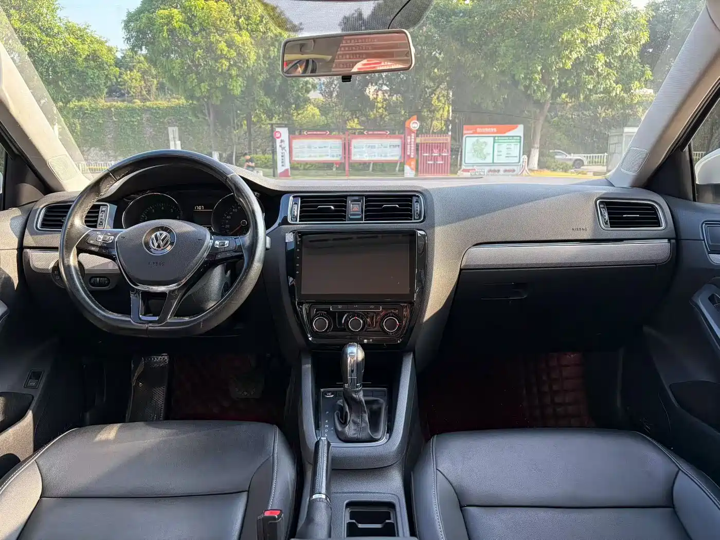 Volkswagen Sagitar 2017 230TSI Automatic Comfort фото 5