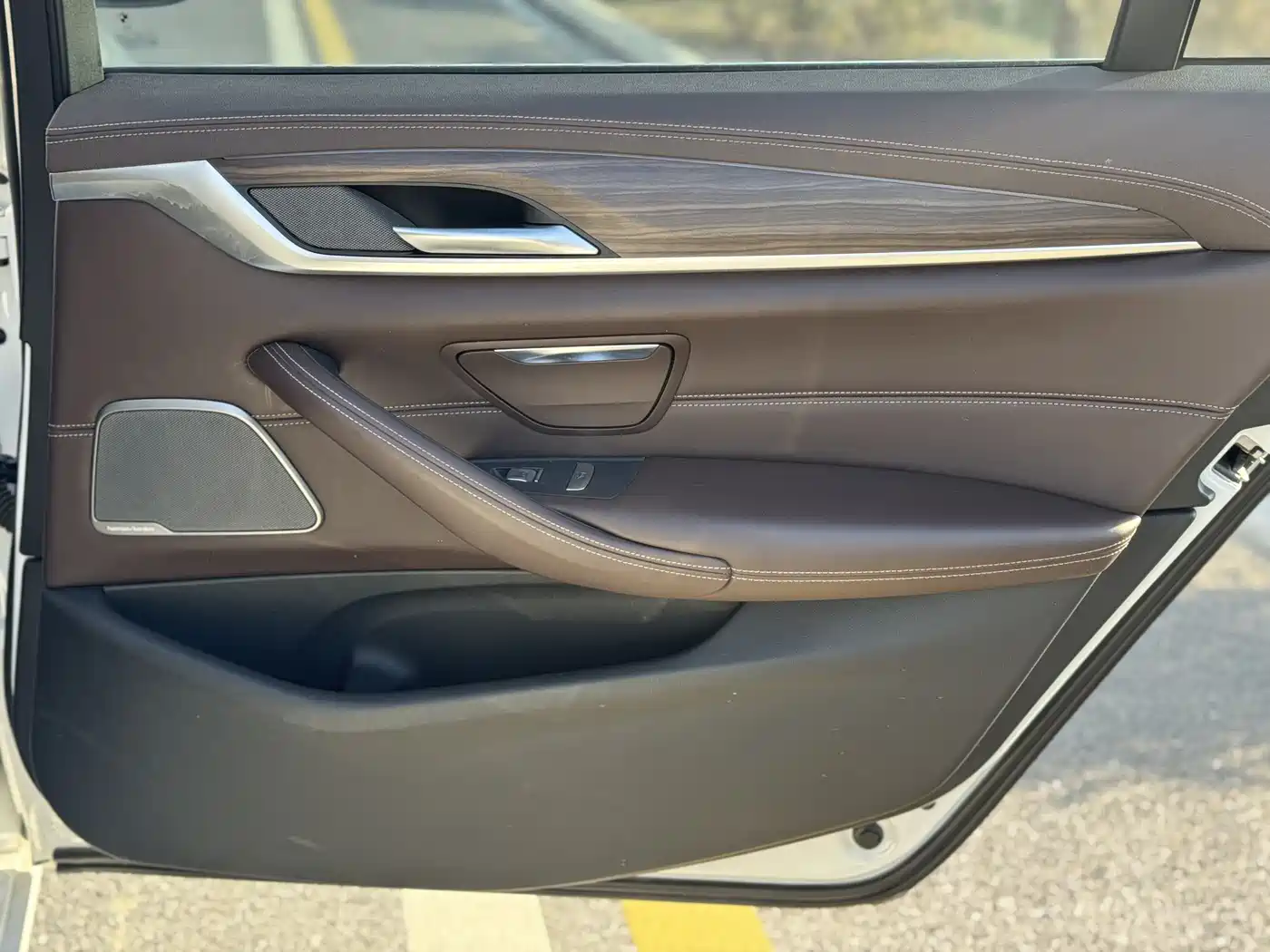 BMW 5 Series New Energy 2020 530Le Range Upgrade Pioneer Edition фото 29