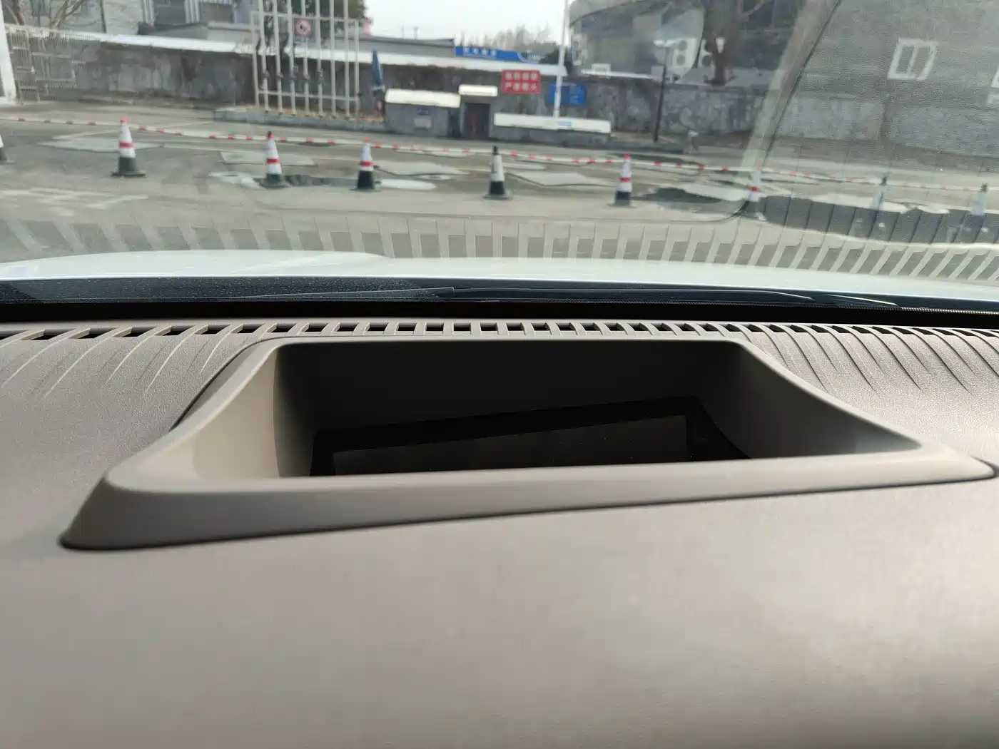 Denza D9 2022 DM-i 970 AWD Flagship фото 12