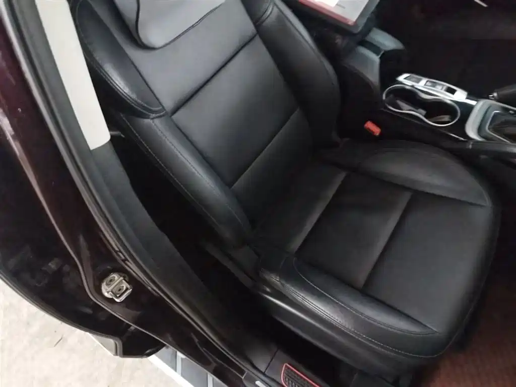 Zotye SR7 2016 2016 1.5T CVT Magic Cube Heart Edition China V