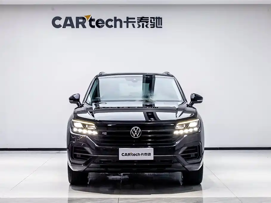 Volkswagen Touareg 2021 3.0TSI Sharp Edition with Gloss Black Sports Package фото 2