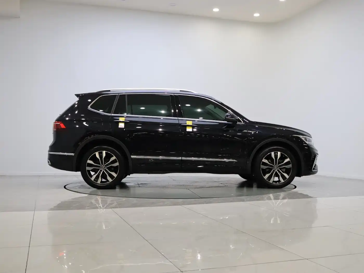 Volkswagen Tiguan L 2022 330TSI Auto 2WD R-Line Premium Edition фото 7