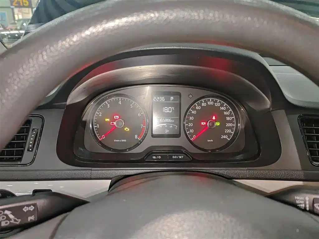 Volkswagen Lavida 2013 Facelift Classic 1.6L Automatic Trend фото 12