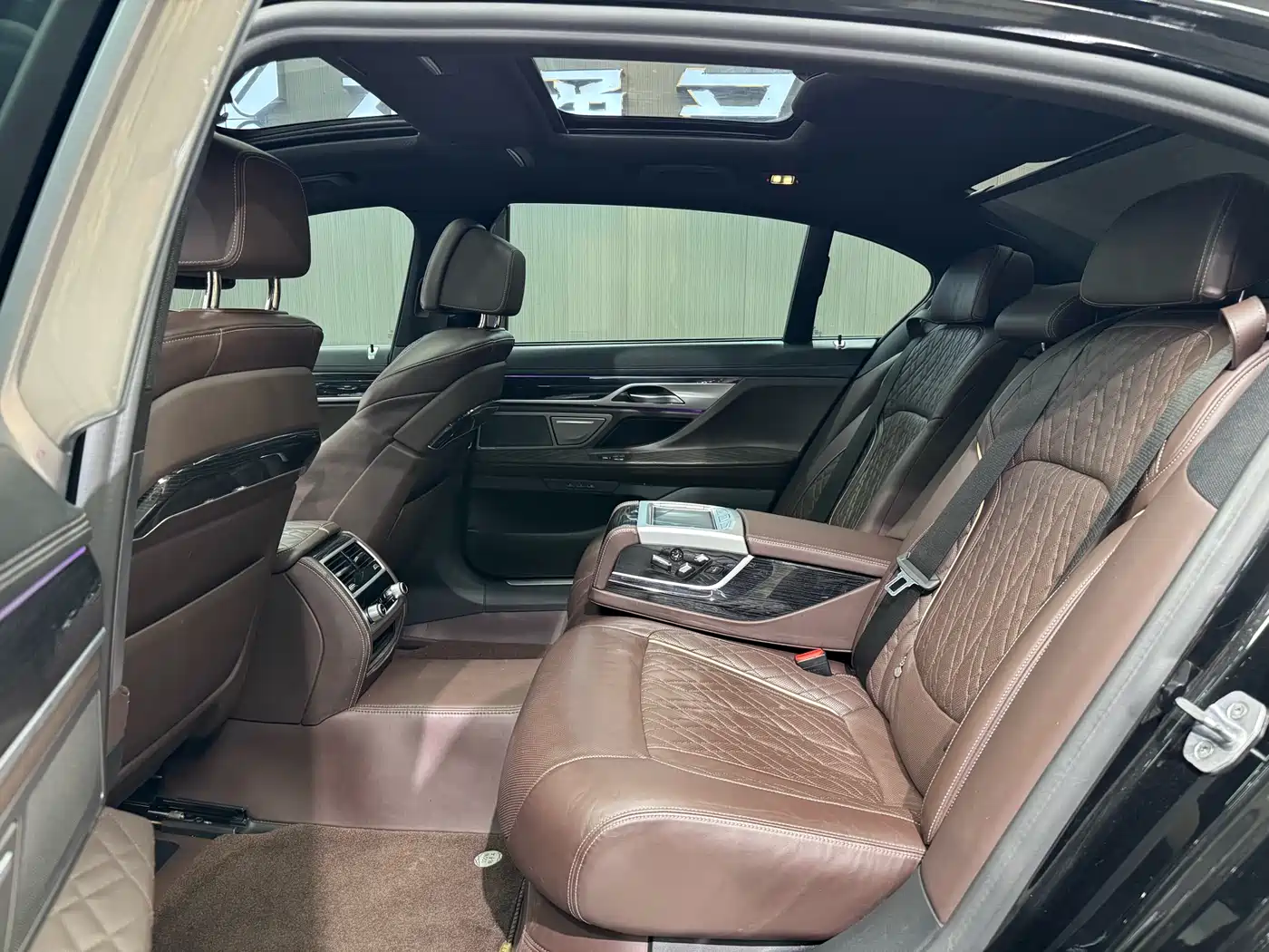 BMW 7 Series 2021 Model 740Li Leading M Sport Package фото 7